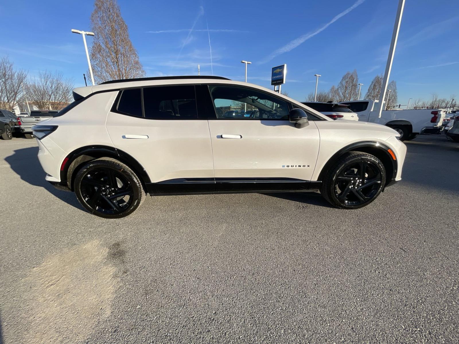 2025 Chevrolet Equinox EV Vehicle Photo in BENTONVILLE, AR 72712-4322