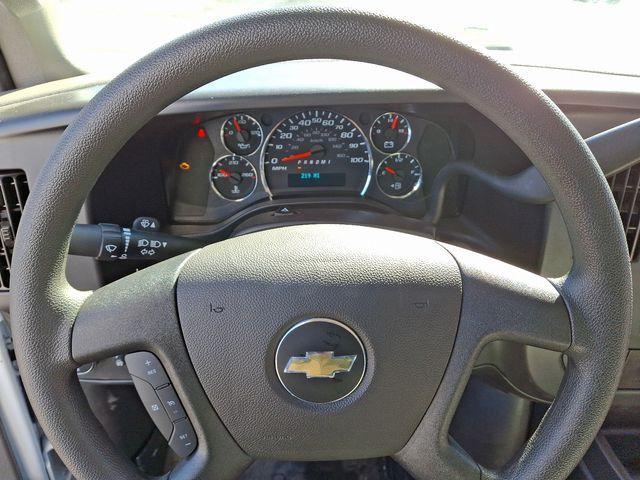 2024 Chevrolet Express Cutaway 3500 Vehicle Photo in DANBURY, CT 06810-5034