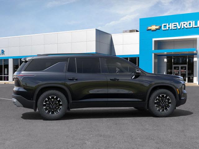 2025 Chevrolet Traverse Vehicle Photo in MOON TOWNSHIP, PA 15108-2571