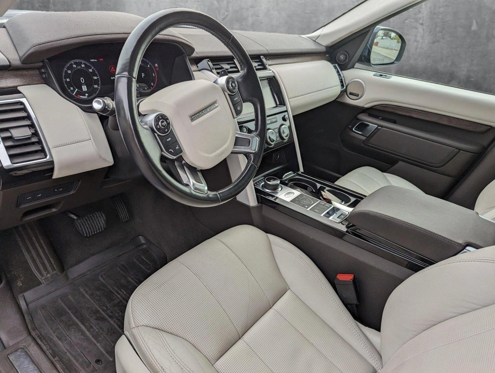 2018 Land Rover Discovery Vehicle Photo in Spokane Valley, WA 99212