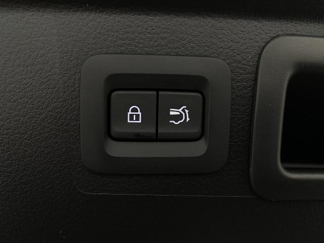 2025 Mazda CX-50 Hybrid Vehicle Photo in Appleton, WI 54913