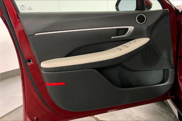 2024 Hyundai SONATA Vehicle Photo in Lees Summit, MO 64086