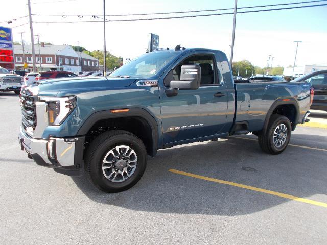2025 GMC Sierra 3500HD Vehicle Photo in LOWELL, MA 01852-4336