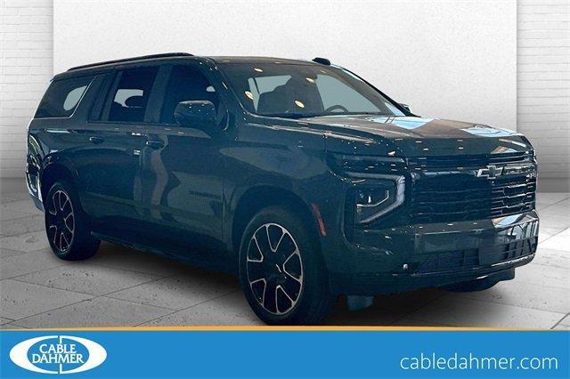 2025 Chevrolet Suburban Vehicle Photo in TOPEKA, KS 66609-0000