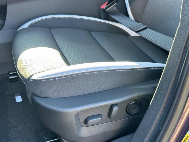 2025 Buick Envision Vehicle Photo in COLUMBIA, MO 65203-3903