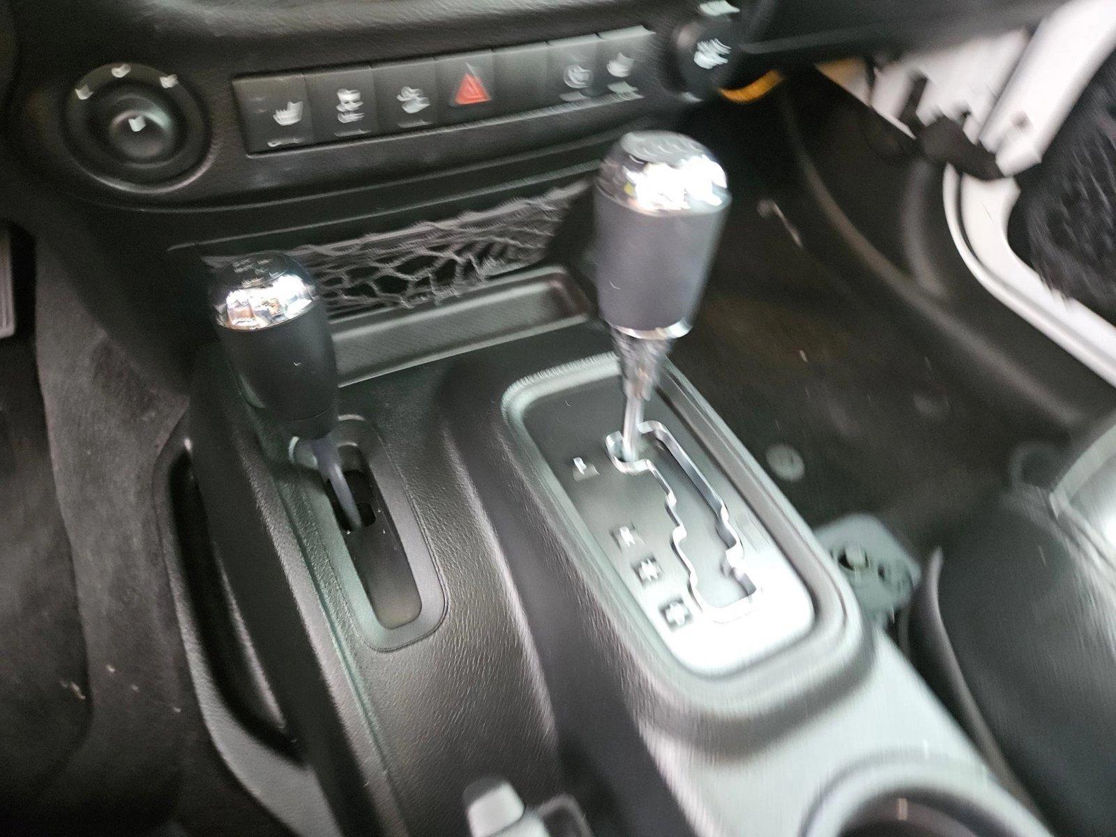 2017 Jeep Wrangler Unlimited Vehicle Photo in NORTH RICHLAND HILLS, TX 76180-7199