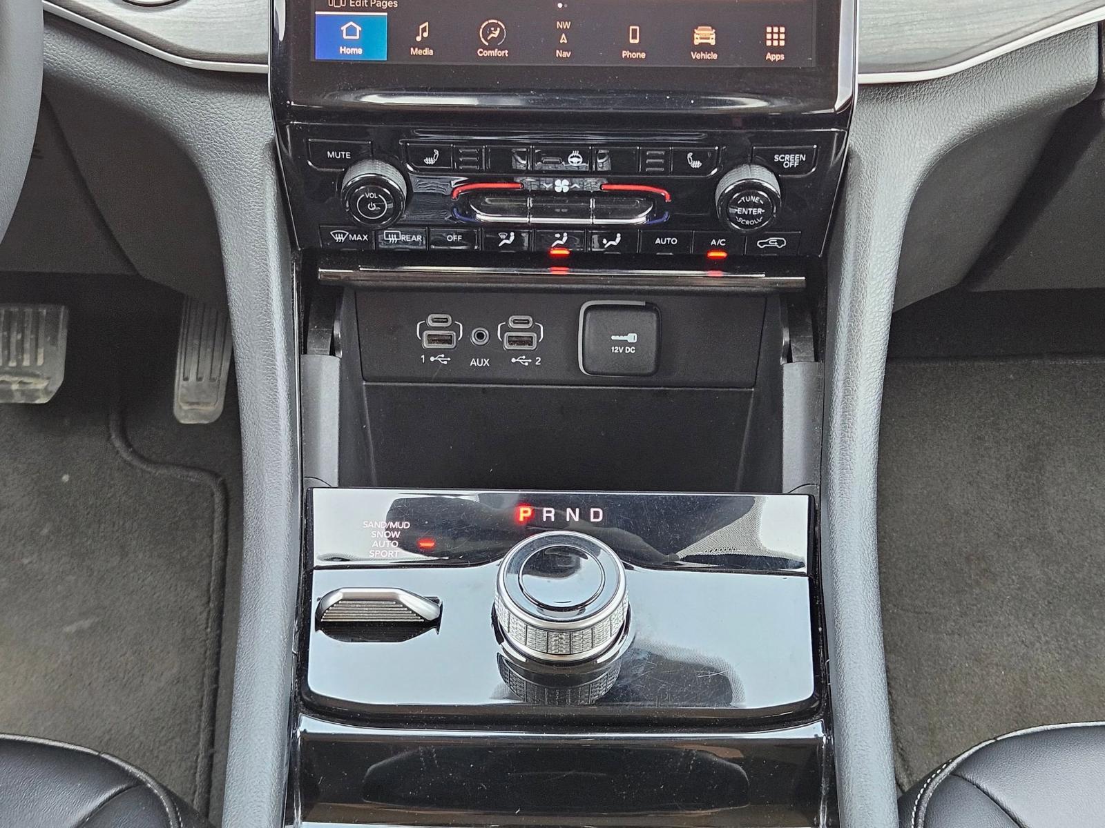 2023 Jeep Grand Cherokee L Vehicle Photo in Seguin, TX 78155