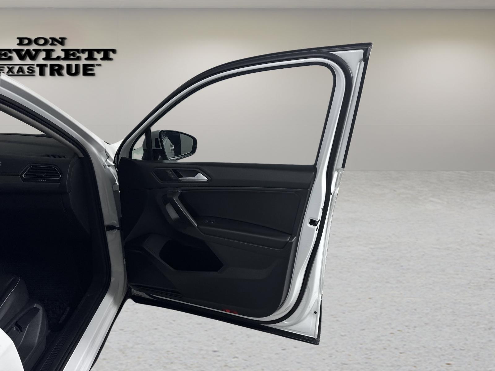 2021 Volkswagen Tiguan Vehicle Photo in GEORGETOWN, TX 78626-7508