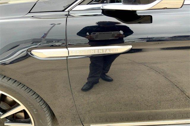 2020 Lincoln Continental Vehicle Photo in TOPEKA, KS 66609-0000
