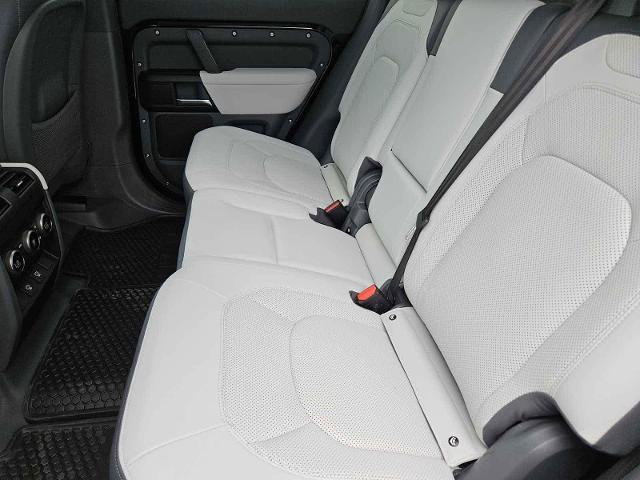 2025 Defender Vehicle Photo in AUSTIN, TX 78717