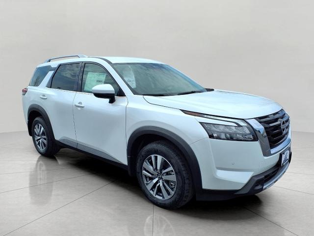 2025 Nissan Pathfinder Vehicle Photo in Oshkosh, WI 54904