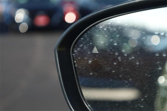 2025 Nissan Kicks Vehicle Photo in Hazelwood, MO 63042