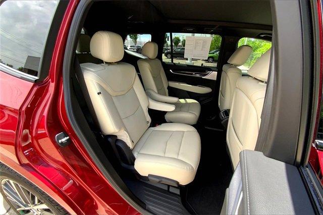2023 Cadillac XT6 Vehicle Photo in KANSAS CITY, MO 64114-4545