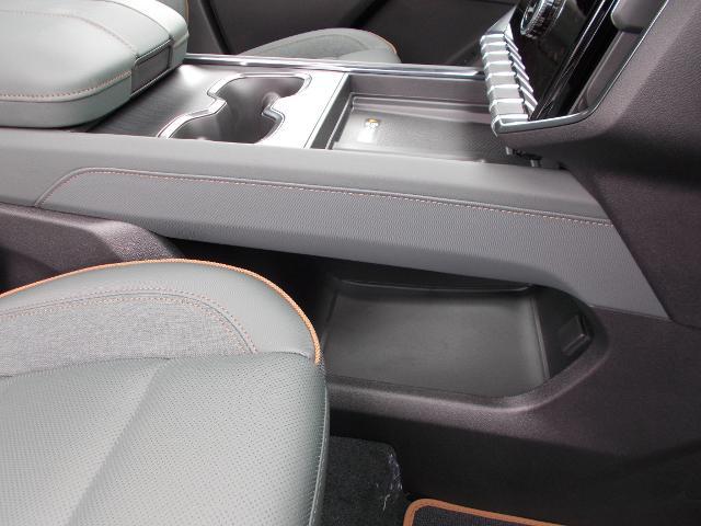 2025 GMC Acadia Vehicle Photo in LOWELL, MA 01852-4336