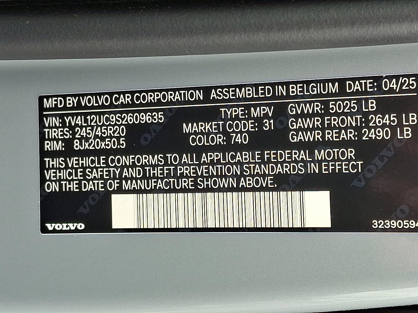 2025 Volvo XC40 Vehicle Photo in Trevose, PA 19053