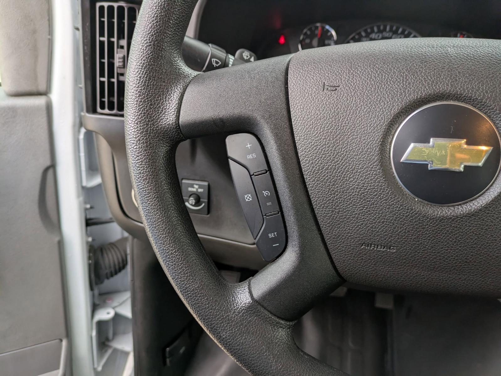 2023 Chevrolet Express Cargo 2500 Vehicle Photo in SELMA, TX 78154-1460