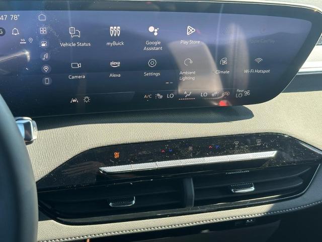 2025 Buick Enclave Vehicle Photo in COLUMBIA, MO 65203-3903