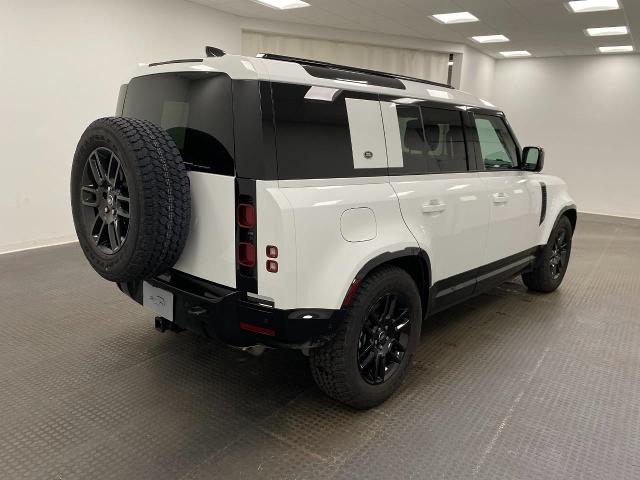 2024 Defender Vehicle Photo in Appleton, WI 54913