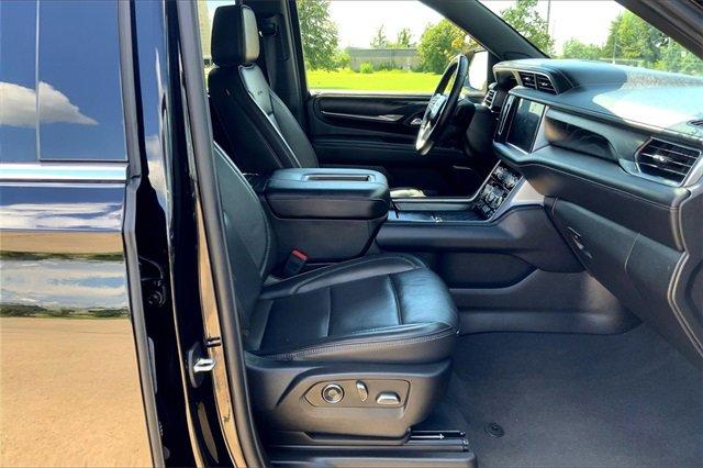 2024 GMC Yukon XL Vehicle Photo in TOPEKA, KS 66609-0000