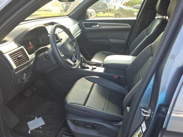 2023 Volkswagen Atlas Cross Sport Vehicle Photo in Puyallup, WA 98371