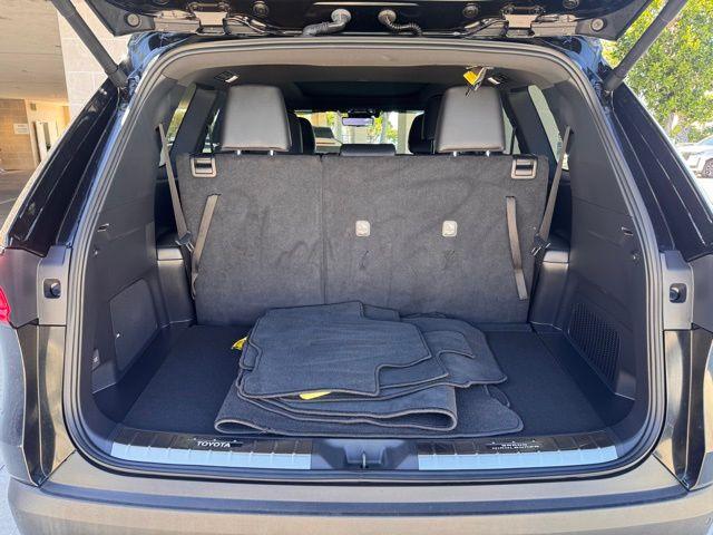 2024 Toyota Grand Highlander Vehicle Photo in DELRAY BEACH, FL 33483-3294