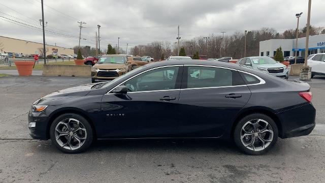2022 Chevrolet Malibu Vehicle Photo in MOON TOWNSHIP, PA 15108-2571