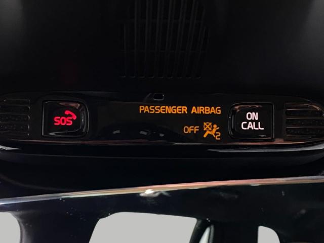 2022 Volvo XC90 Vehicle Photo in Appleton, WI 54913