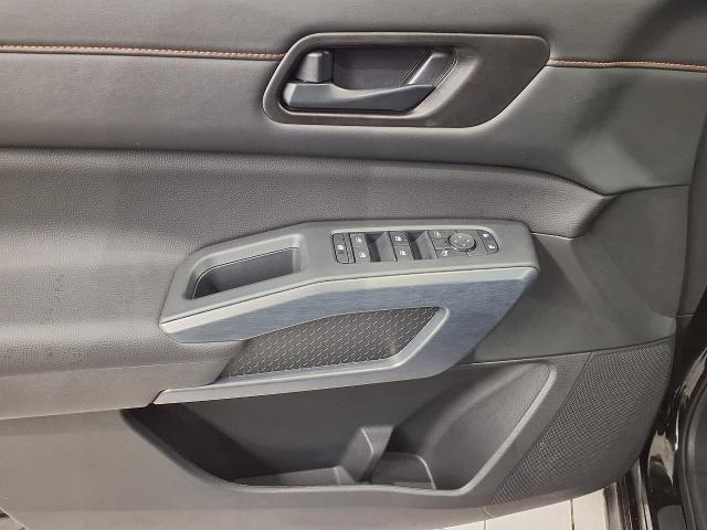 2025 Nissan Pathfinder Vehicle Photo in Oshkosh, WI 54904