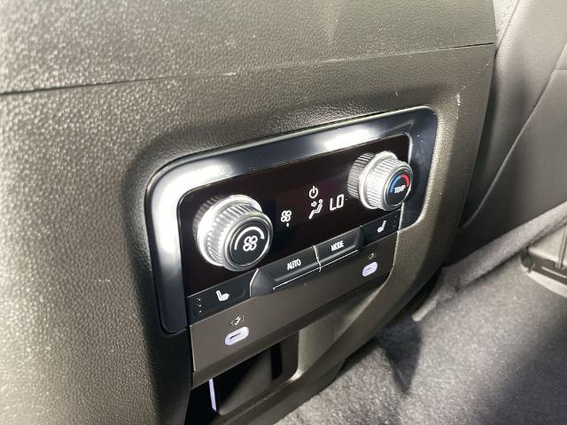 2024 GMC Yukon XL Vehicle Photo in GILBERT, AZ 85297-0402