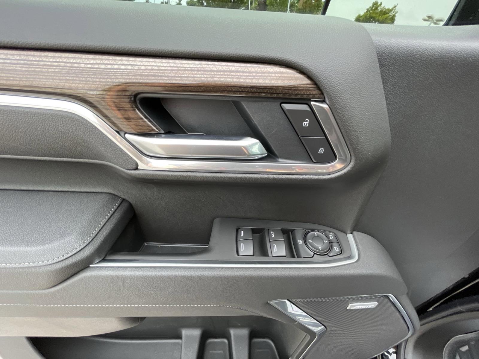 2025 Chevrolet Silverado 1500 Vehicle Photo in BENTONVILLE, AR 72712-4322