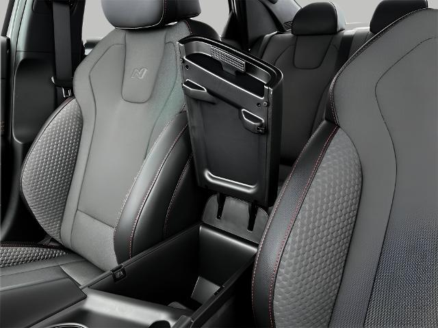 2025 Hyundai ELANTRA Vehicle Photo in Green Bay, WI 54304