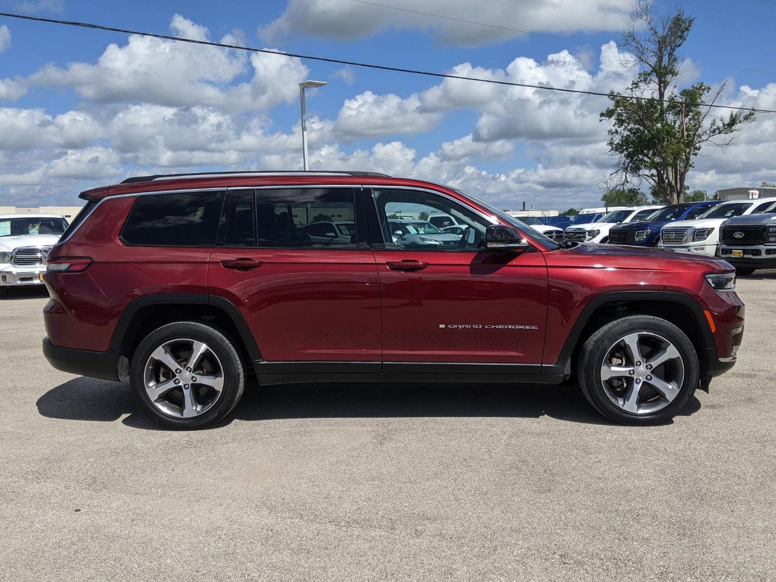 2023 Jeep Grand Cherokee L Vehicle Photo in Seguin, TX 78155