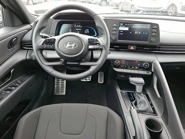 2025 Hyundai ELANTRA Vehicle Photo in Philadelphia, PA 19116
