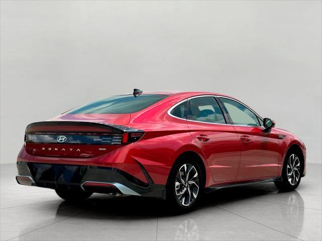 2024 Hyundai SONATA Vehicle Photo in Green Bay, WI 54304