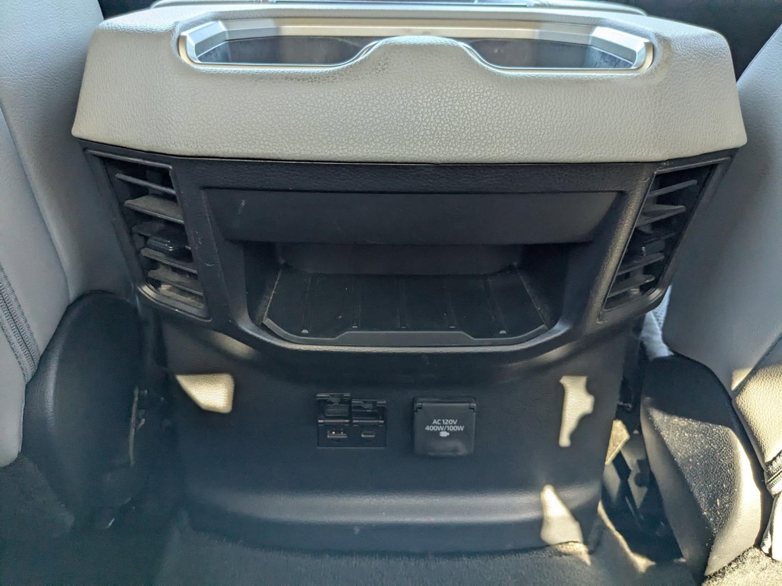2023 Toyota Tundra 4WD Vehicle Photo in Seguin, TX 78155