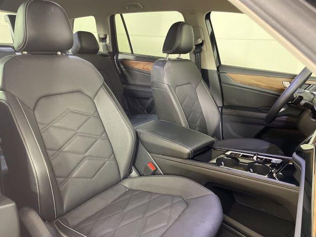 2024 Volkswagen Atlas Vehicle Photo in PHOENIX, AZ 85014-3381