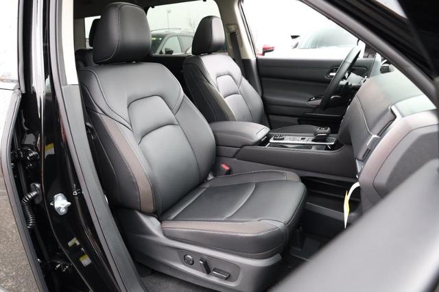2025 Nissan Pathfinder Vehicle Photo in Ballwin, MO 63011