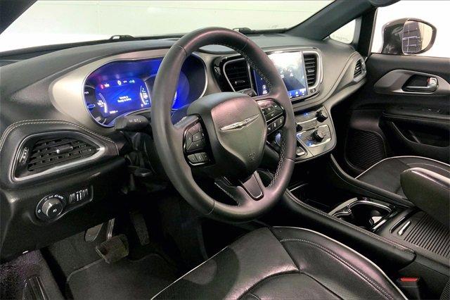 2022 Chrysler Pacifica Vehicle Photo in INDEPENDENCE, MO 64055-1314