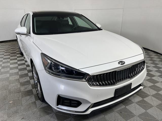 2019 Kia Cadenza Vehicle Photo in MEDINA, OH 44256-9001