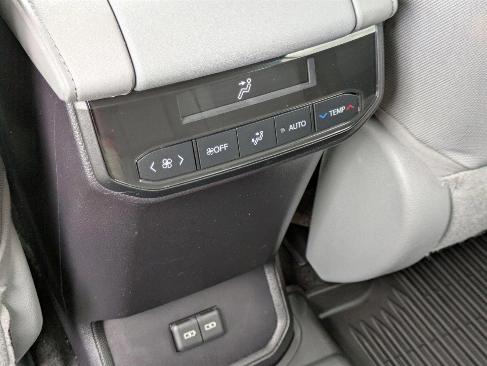 2023 Toyota Highlander Vehicle Photo in GOLDEN, CO 80401-3850