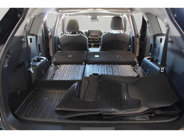 2021 Toyota Highlander Vehicle Photo in Green Bay, WI 54304