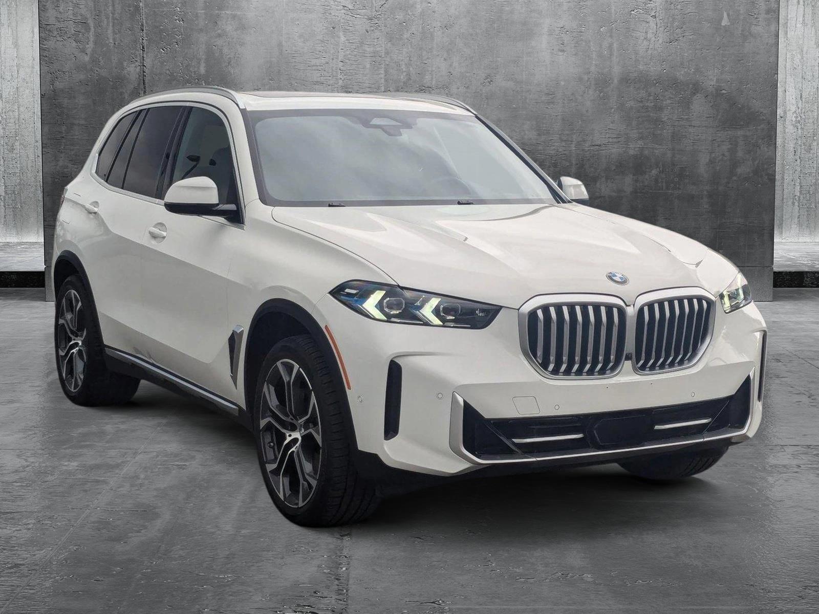 2025 BMW X5 sDrive40i Vehicle Photo in Valencia, CA 91355