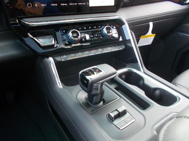 2025 GMC Sierra 1500 Vehicle Photo in LOWELL, MA 01852-4336