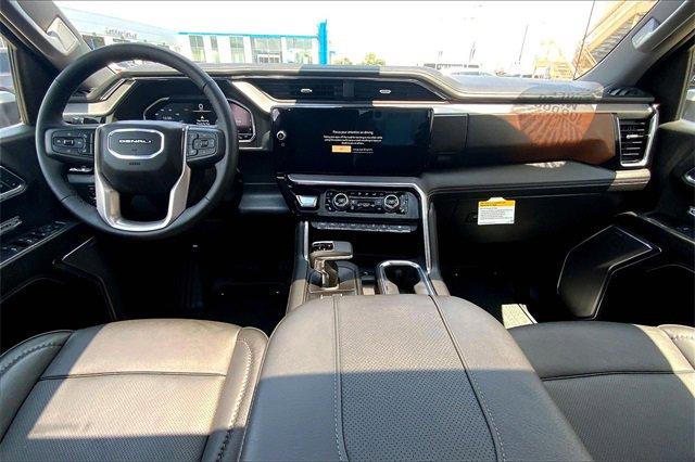 2024 GMC Sierra 1500 Vehicle Photo in TOPEKA, KS 66609-0000