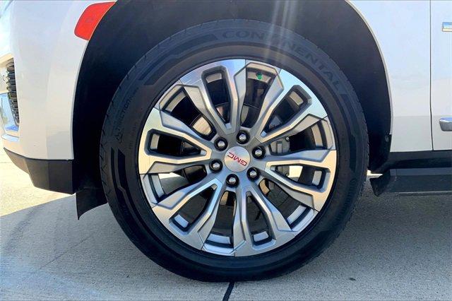 2022 GMC Yukon XL Vehicle Photo in TOPEKA, KS 66609-0000