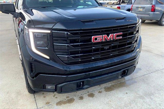 2022 GMC Sierra 1500 Vehicle Photo in TOPEKA, KS 66609-0000