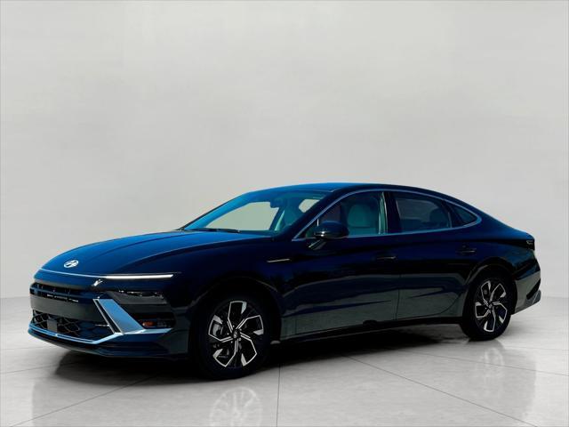 2024 Hyundai SONATA Vehicle Photo in Green Bay, WI 54304
