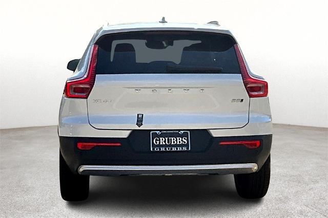 2025 Volvo XC40 Vehicle Photo in Houston, TX 77007