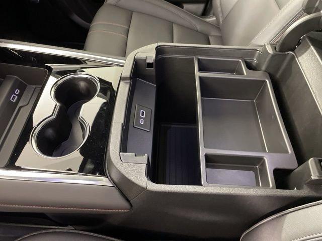2025 Chevrolet Suburban Vehicle Photo in PHOENIX, AZ 85014-3381
