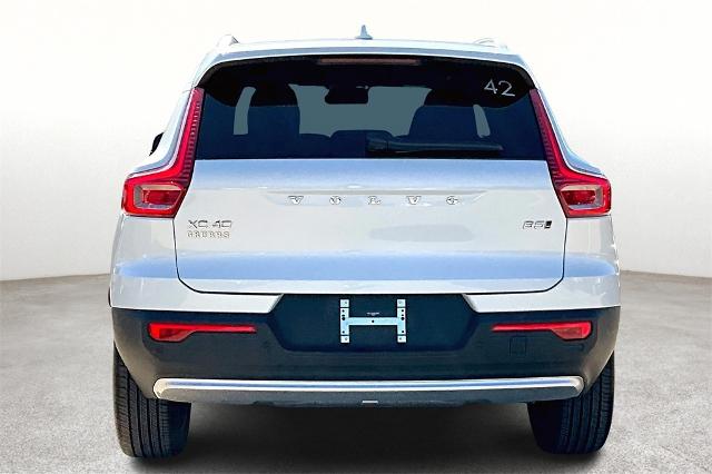2025 Volvo XC40 Vehicle Photo in Grapevine, TX 76051